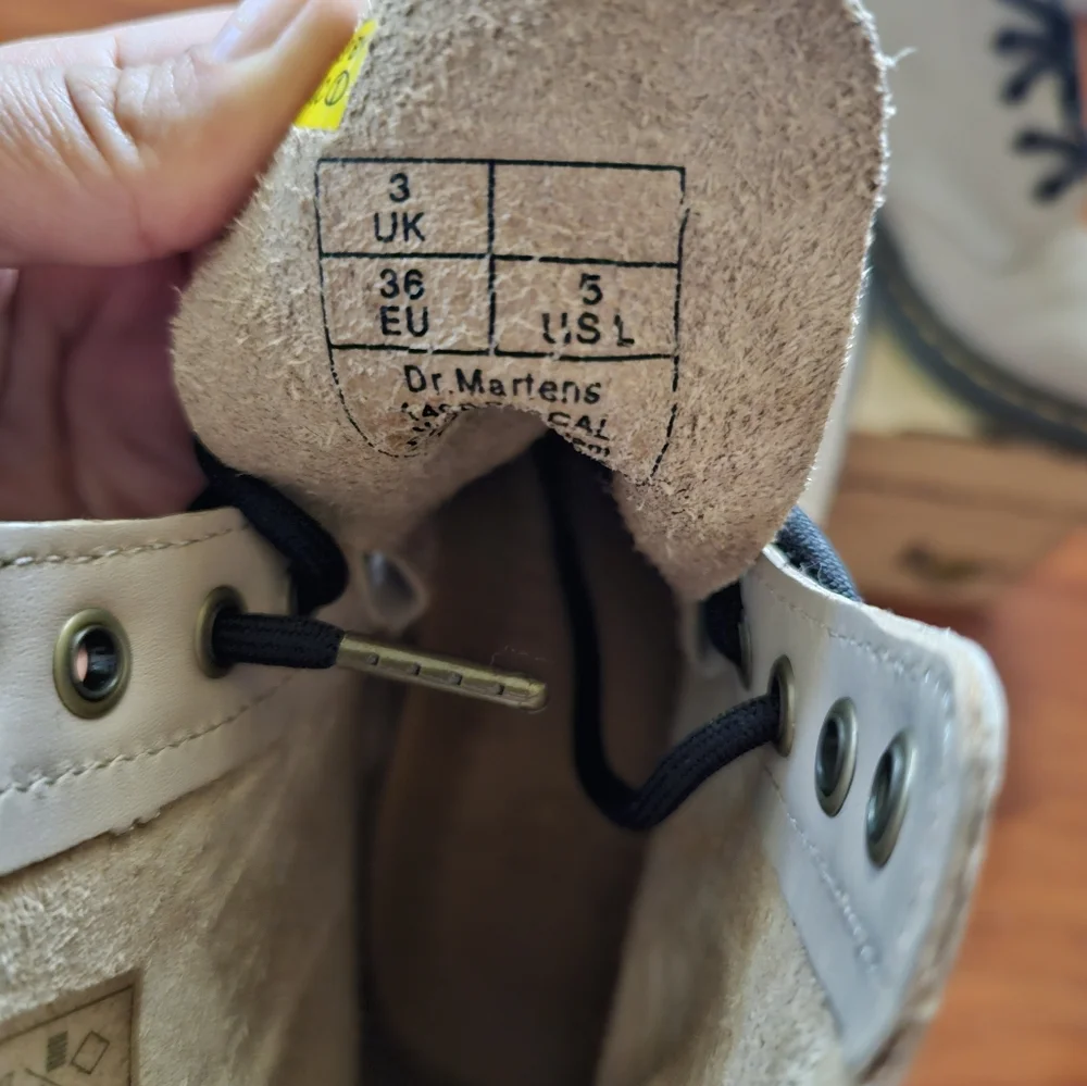 Dr. Martens Cream tall boots black laces sz 5 - Picture 5 of 8